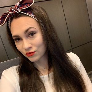 Meet your Posher, Julia